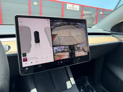 Used 2023 Tesla Model Y Long Range AWD/4WD image 24