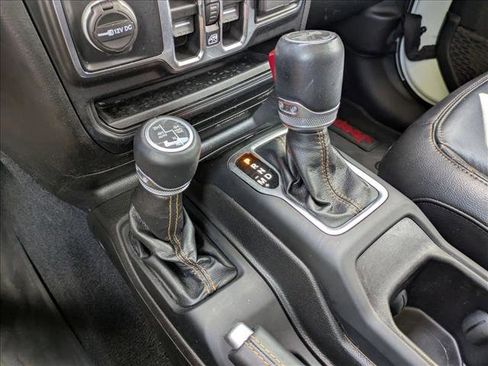 Used 2022 Jeep Wrangler Unlimited Sahara AWD/4WD image 12