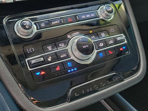 Used 2020 Lincoln Corsair Reserve w/ Equipment Group 201A image 11