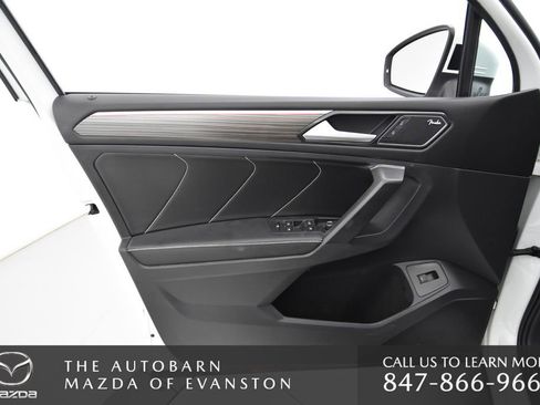 Used 2022 Volkswagen Tiguan SEL R-Line image 31