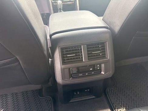 Used 2022 Volkswagen Atlas SE FWD image 28