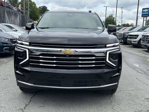 Used 2025 Chevrolet Suburban LT AWD/4WD image 8