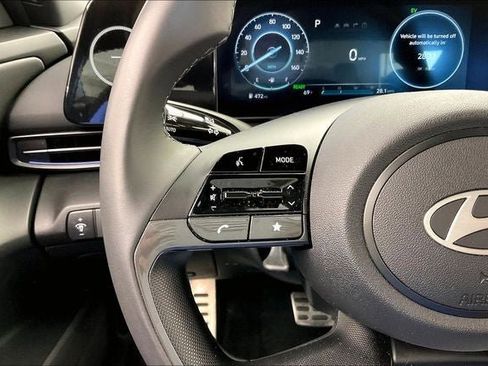 Certified 2025 Hyundai Elantra SEL FWD image 22