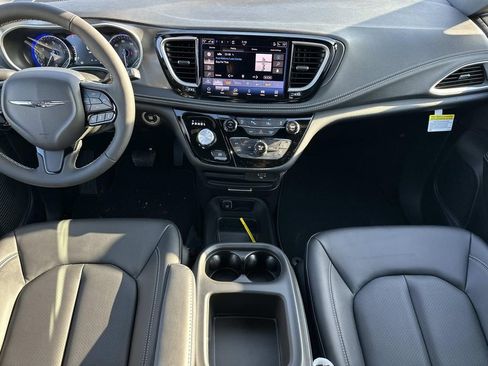New 2026 Chrysler Pacifica Select w/ S Appearance Package image 11
