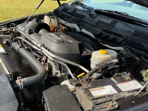 Used 2015 RAM 2500 Tradesman w/ Chrome Appearance Group image 14