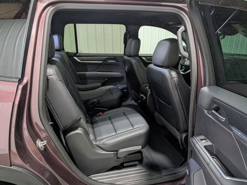 Used 2026 GMC Acadia Elevation w/ Elevation Premium Package AWD/4WD image 27