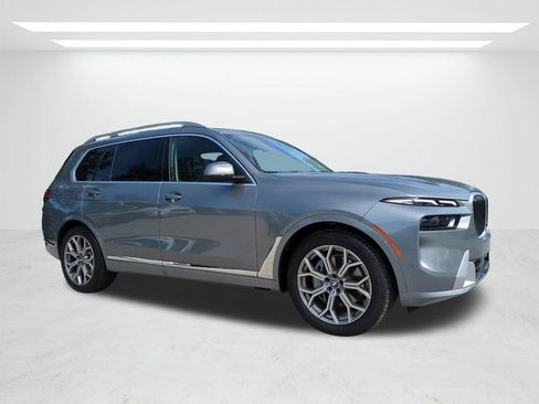 New 2026 BMW X7 xDrive40i w/ Premium Package AWD/4WD image 2
