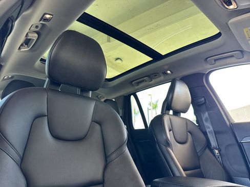 Used 2020 Volvo XC90 T5 Momentum w/ Protection Package Premier FWD image 17