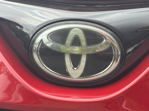 Used 2017 Toyota RAV4 LE FWD image 25