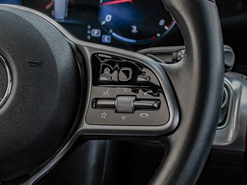 Used 2022 Mercedes-Benz GLB 250 w/ Premium Package Lite image 22