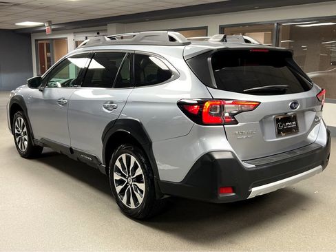 Used 2024 Subaru Outback Touring XT AWD/4WD image 5