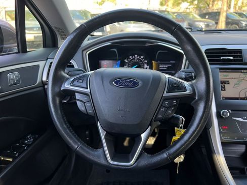 Used 2014 Ford Fusion SE w/ Equipment Group 202A FWD image 22