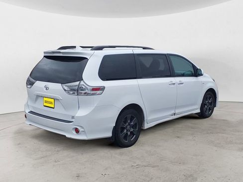 Used 2020 Toyota Sienna SE w/ SE Preferred Package AWD/4WD image 5