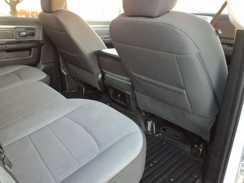 Used 2022 RAM 1500 Classic SLT AWD/4WD image 20