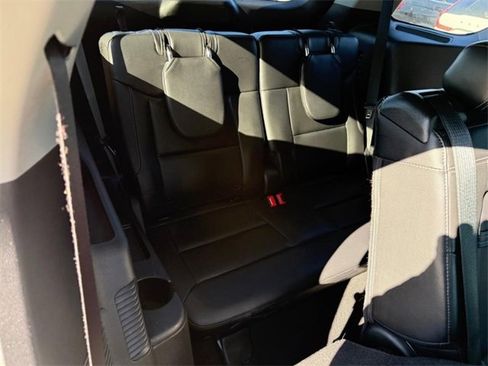 Used 2020 Ford Explorer XLT w/ Equipment Group 202A image 9