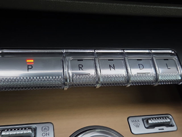 Used 2025 Lincoln Nautilus Reserve AWD/4WD image 25