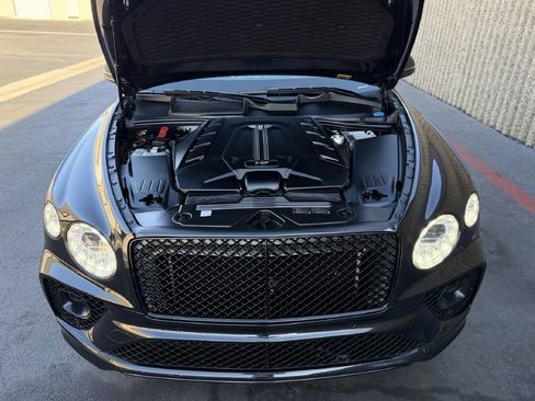 Used 2021 Bentley Bentayga AWD/4WD image 26
