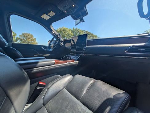 Used 2023 Lincoln Navigator Reserve image 31