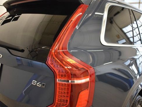 Used 2023 Volvo XC90 B6 Plus image 12