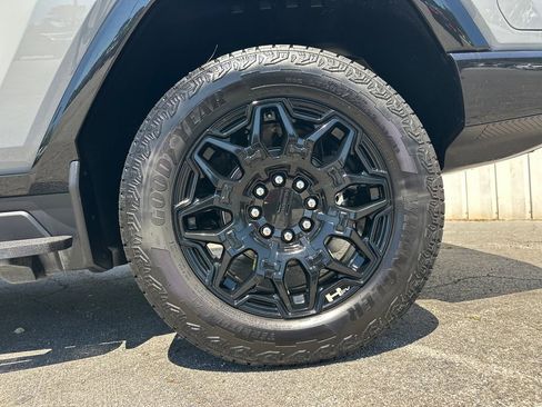 New 2026 GMC Hummer EV 4x4 Crew Cab image 20