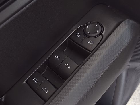 New 2025 GMC Canyon Elevation w/ Convenience Package image 24