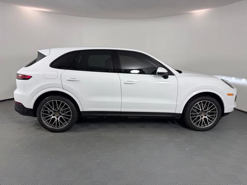 Certified 2022 Porsche Cayenne Platinum Edition AWD/4WD image 8