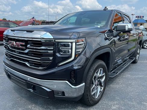 Used 2023 GMC Sierra 1500 SLT w/ SLT Premium Plus Package AWD/4WD image 6