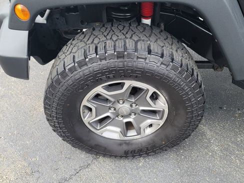 Used 2017 Jeep Wrangler Unlimited Sport w/ Quick Order Package 24S AWD/4WD image 6