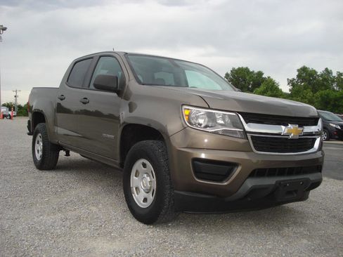 Used 2016 Chevrolet Colorado W/T w/ WT Convenience Package AWD/4WD image 2