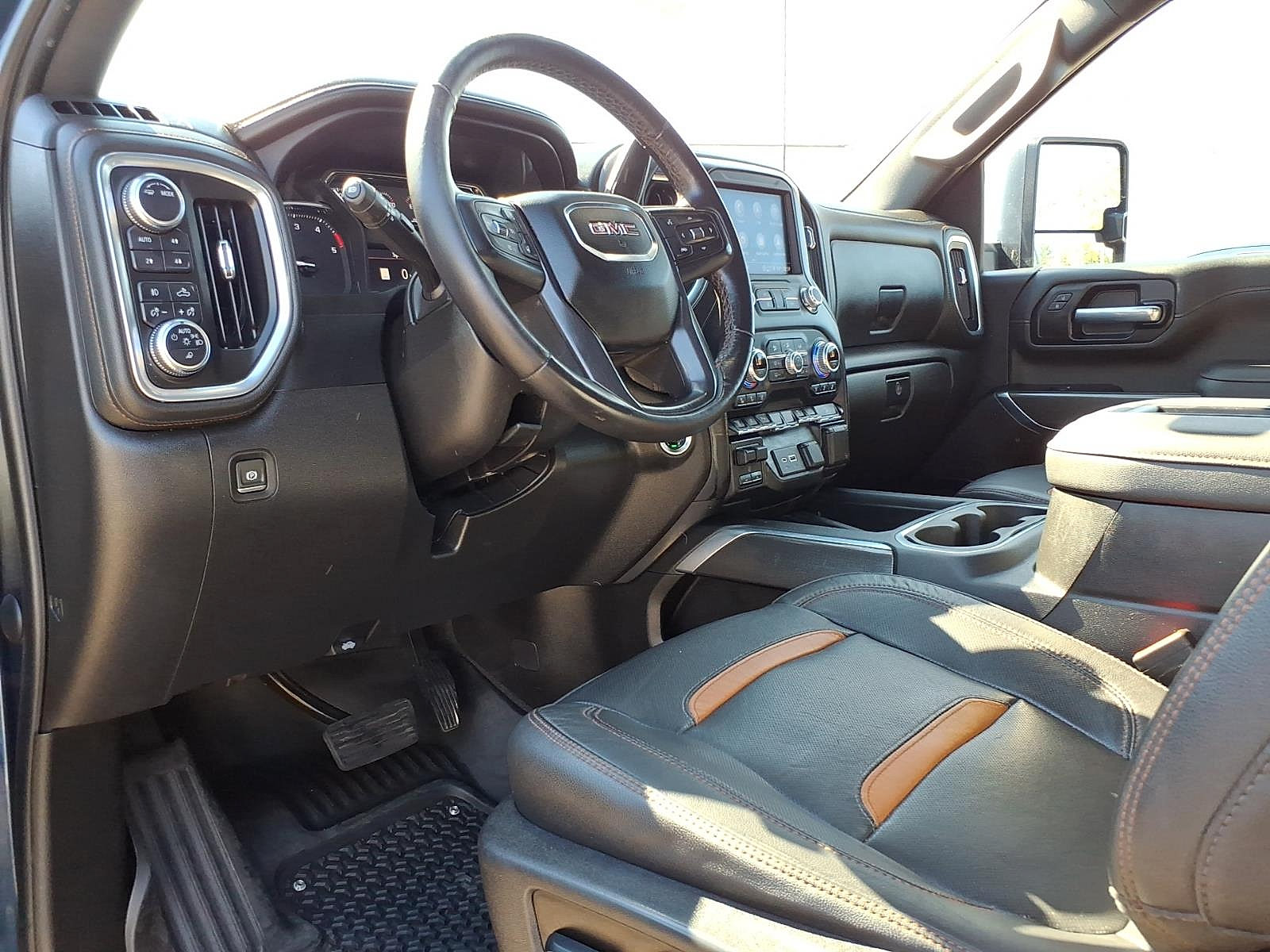 Used 2022 GMC Sierra 2500 AT4 w/ AT4 Preferred Package AWD/4WD image 15