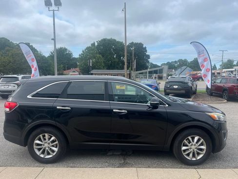 Used 2016 Kia Sorento LX FWD image 3