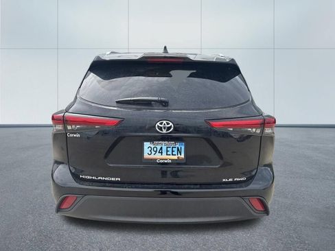 Used 2023 Toyota Highlander XLE AWD/4WD image 5