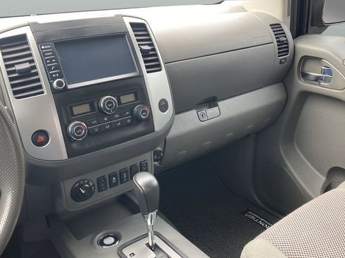 Used 2020 Nissan Frontier SV w/ Midnight Edition Floor Mats AWD/4WD image 27