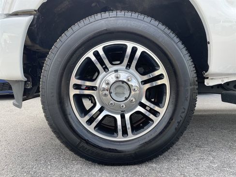 Used 2016 Ford F350 Platinum w/ FX4 Off-Road Package image 33