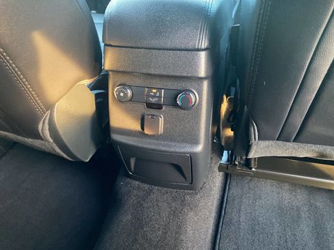 Used 2018 Ford Explorer XLT w/ Equipment Group 202A image 21