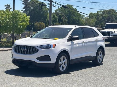 Used 2024 Ford Edge SE AWD/4WD image 2