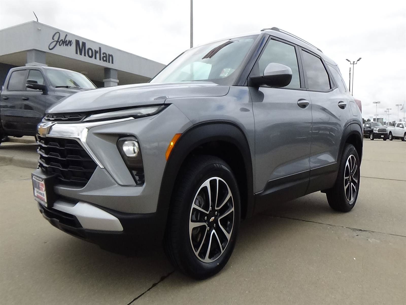 Used 2025 Chevrolet TrailBlazer LT AWD/4WD image 3