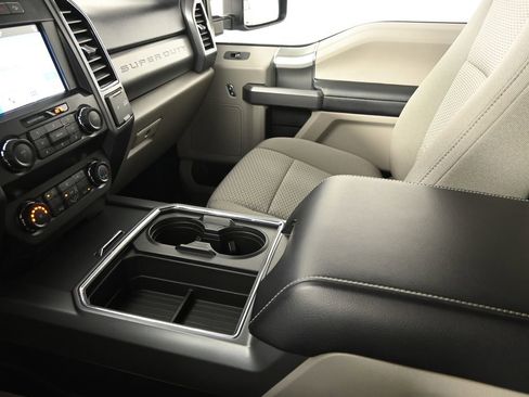 Used 2019 Ford F250 XLT w/ XLT Premium Package AWD/4WD image 33