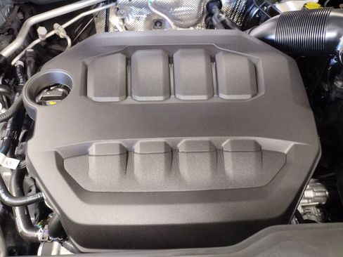 New 2025 Volkswagen Atlas Peak Edition SE image 7