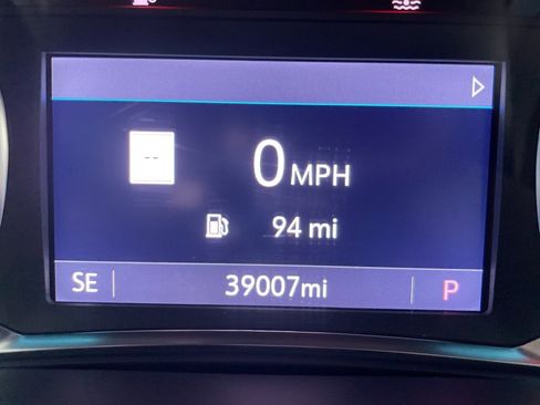 Certified 2023 Chevrolet Traverse RS image 32