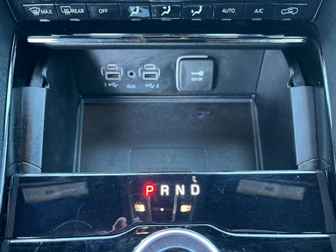 Used 2023 Jeep Grand Cherokee Altitude image 24