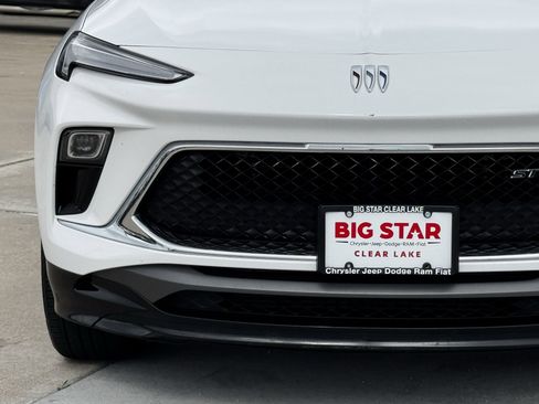 Used 2024 Buick Encore GX Sport Touring image 6