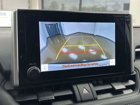 Used 2024 Toyota RAV4 XLE image 31