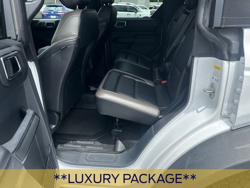 Certified 2025 Ford Bronco Outer Banks w/ Sasquatch Package AWD/4WD image 22