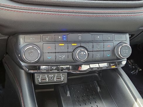 Used 2025 Dodge Durango GT AWD/4WD image 30