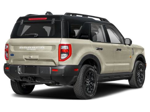 Used 2025 Ford Bronco Sport Badlands image 2