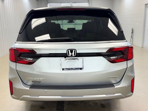 Used 2026 Honda Odyssey Touring image 6