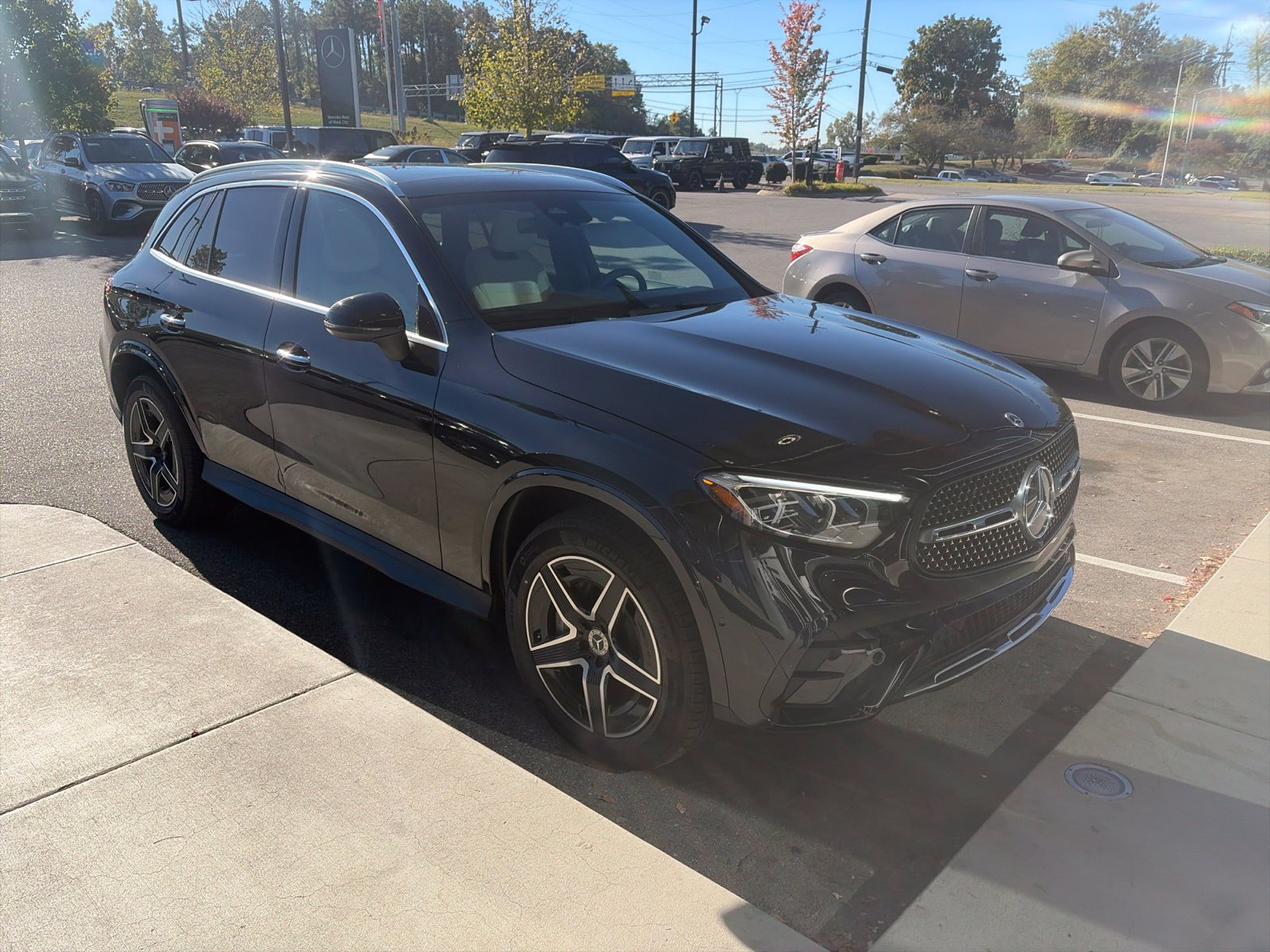 Certified 2026 Mercedes-Benz GLC 300 4MATIC image 1