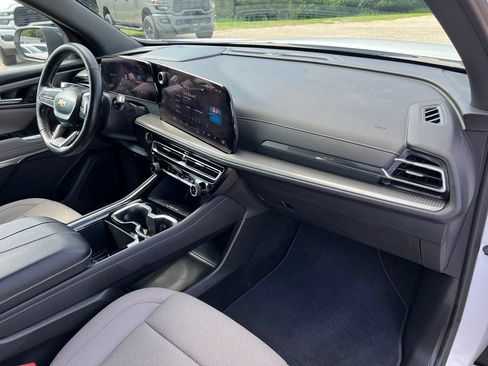 Used 2026 Chevrolet Traverse LT w/ Driver Confidence Package FWD image 7