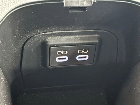 Used 2024 Toyota RAV4 LE image 29